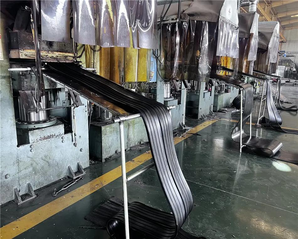 探訪(fǎng)651橡膠止水帶生產(chǎn)廠(chǎng)家 在橡膠制品業(yè)中的專(zhuān)業(yè)與擔(dān)當(dāng)